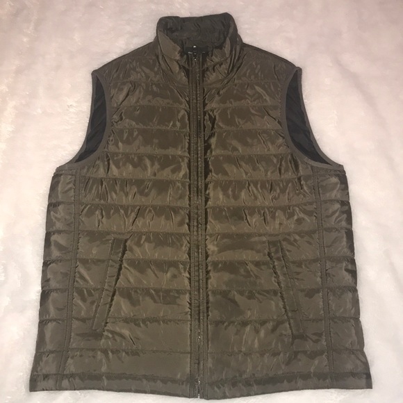 Club Monaco Other - Club Monaco olive green poly vest size large EUC